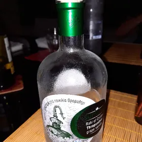 Supreme Raki of Cretan Thrapsathiri Grape Variety