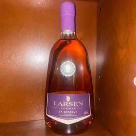 Larsen La Réserve Traveller Exclusive