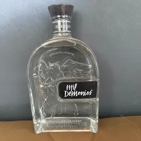 Mil demonios