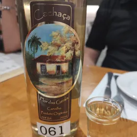 CACHAÇA FLOR DAS GERAIS PREMIUM ORGÂNICA CARVALHO