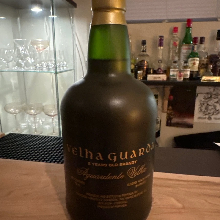 Velha Guarda Aguardente Velha