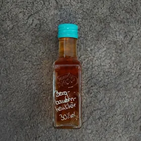 Vom Fass Bergbauernheulikör