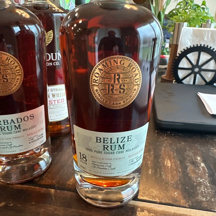Roaming Road Belize Rum Aged 18 Years