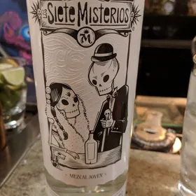 Mezcal Los Siete Misterios Barril