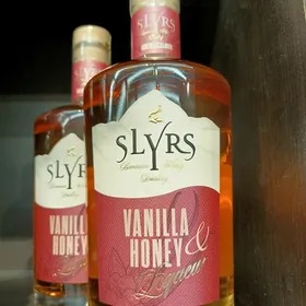 SLYRS Vanilla & Honey Liqueur