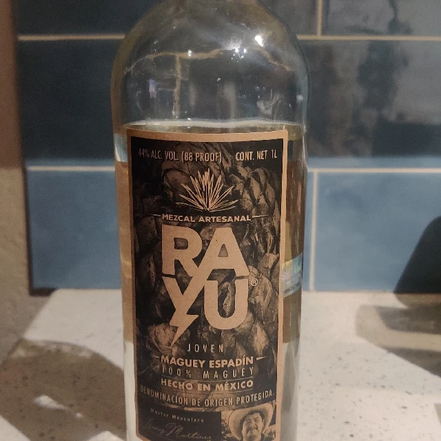 RAYU JOVEN MAGUEY ESPADÍN