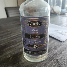 Aura Sljiva plum